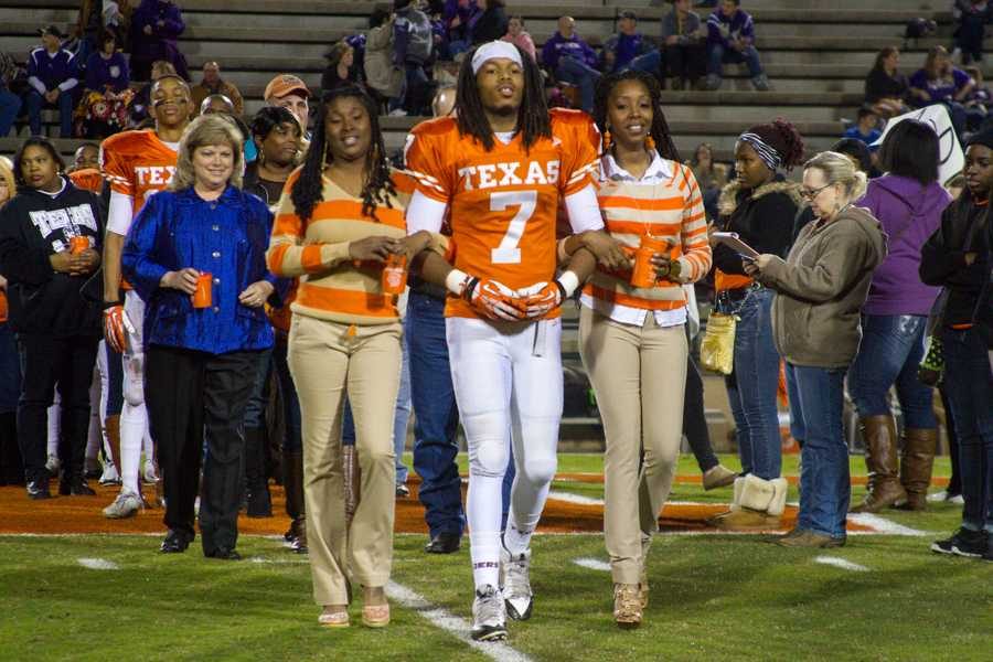 Tigers honor seniors at final home game