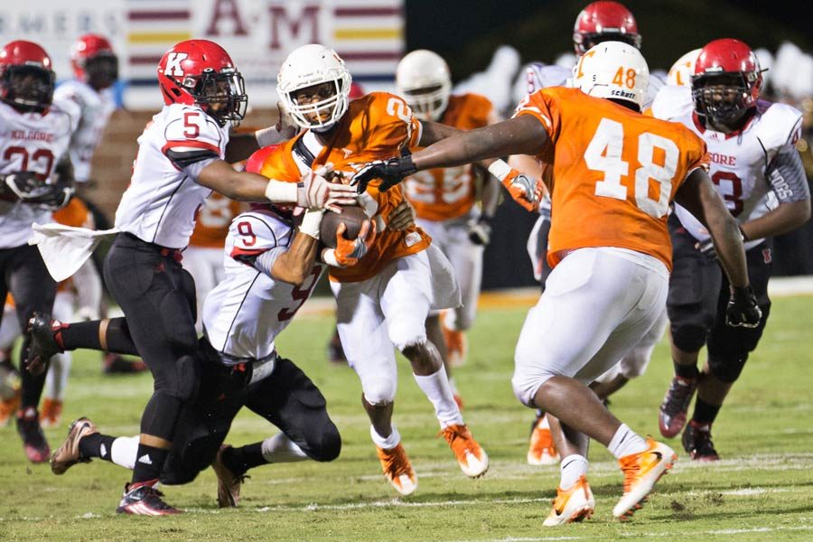 Texas Highs Quan Hampton returns a Kilgore punt for a long return. The Tigers improved their record to 4-0 with a win over the Bulldogs Sept. 16, 2016.