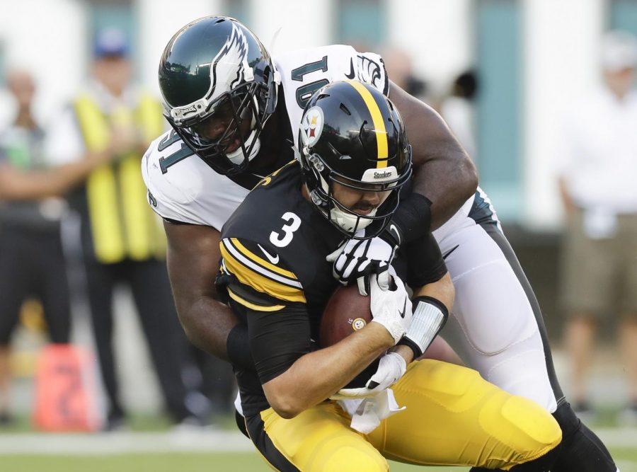 Philadelphia Eagles defensive lineman Fletcher Cox sacks Pittsburgh Steelers’ backup quarterback Landry Jones during a preseason game.