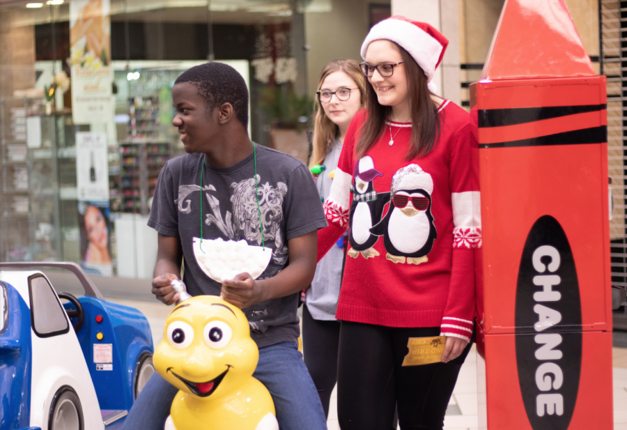 American Sign Language honor society takes special education students to Central Mall for a field trip. 