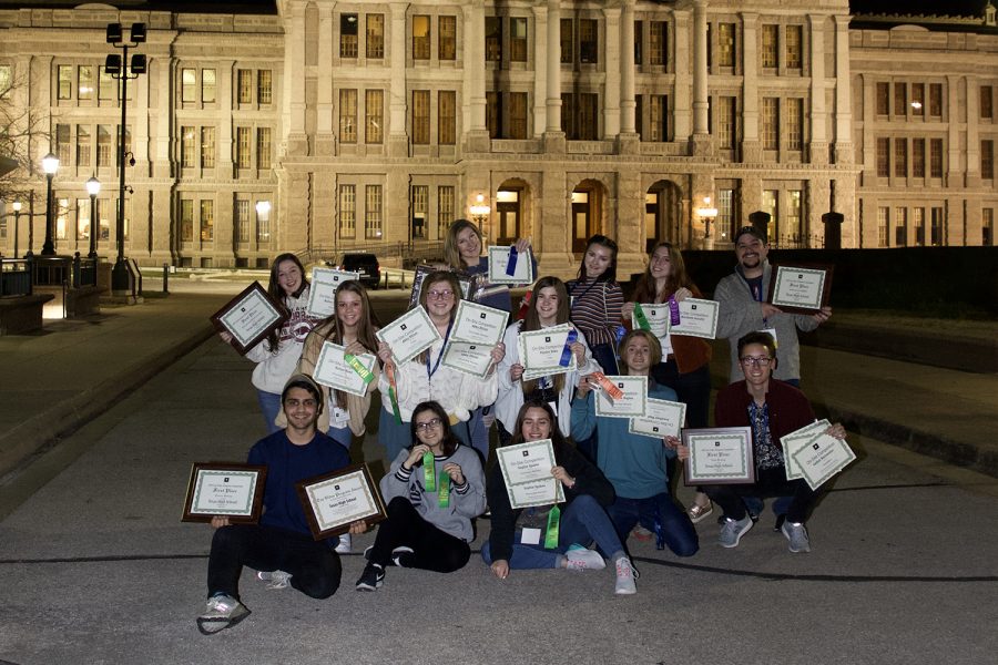 Submitted+photo.+Texas+High+Photography+Staff+poses+with+their+awards+after+the+ATPI+2020+Winter+Conference.