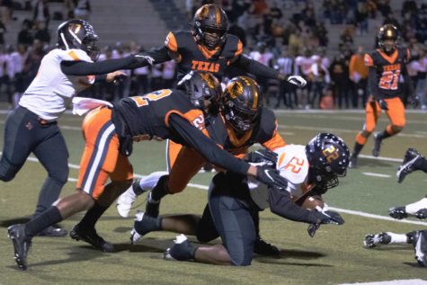 Texas Highs defense stops the Texas City passing and running game in the second round playoff game. The Tigers held the Stingarees scoreless while putting 31 points on the scoreboard.