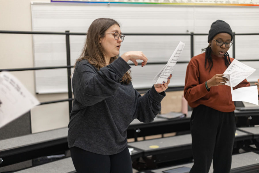 Senior Madelyn Snow rehearses in her choir class. Snow hopes to pursue music therapy after high school.
