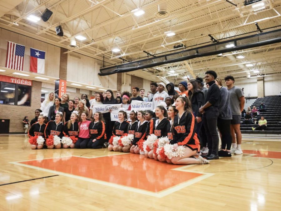 Freshman+Julian+Lindley+Jr.+stands+with+Texas+High+student+council+and+his+family+as+they+celebrate+his+wish+finally+being+granted.+This+is+moment+he+will+never+forget.