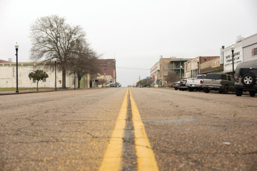The+main+road+the+stretches+throught+the+heart+of+Downtown+Texarkana.